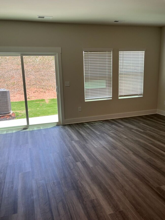 867 Thread Wy in Greer, SC - Building Photo - Building Photo
