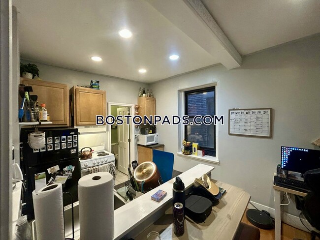 19 Aberdeen St, Unit 3 in Boston, MA - Building Photo - Building Photo