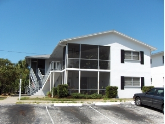 1428 Spring Ln in Clearwater, FL - Foto de edificio