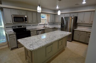 15702 Tumbling Rapids Dr in Houston, TX - Building Photo