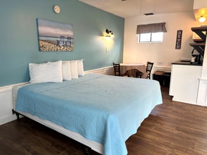 147 Ashworth Ave in Hampton, NH - Foto de edificio - Building Photo