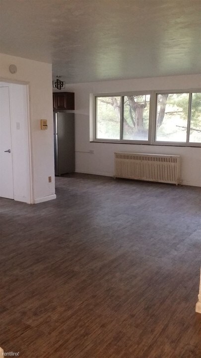 1 Glen Elm Dr in Pittsburgh, PA - Building Photo