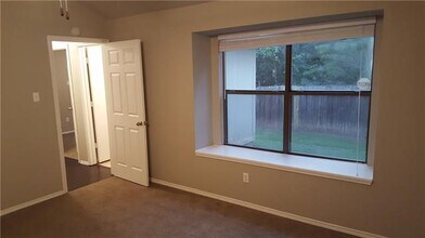 515 Valley Spring Dr in Arlington, TX - Building Photo - Building Photo