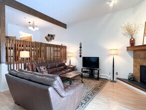4714 Mills Dr in Anchorage, AK - Building Photo - Building Photo
