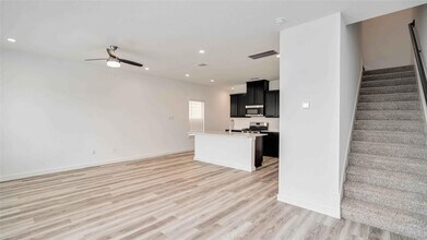 2908 Crown Gate Dr in Houston, TX - Building Photo - Building Photo