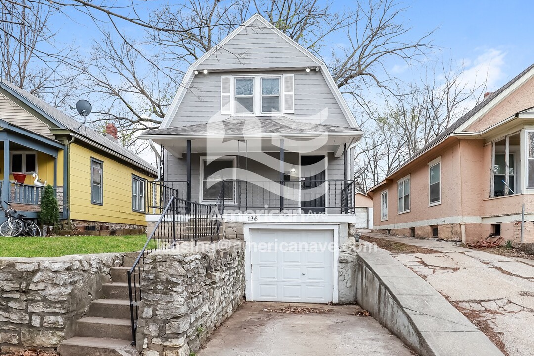 136 Lawndale Ave in Kansas City, MO - Foto de edificio