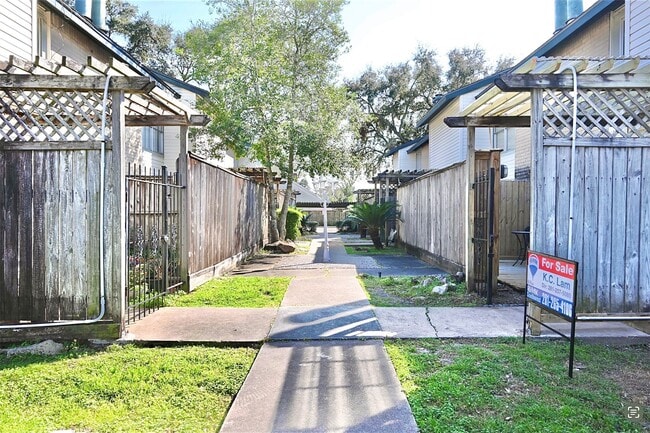 property at 7918 Prestwood Dr