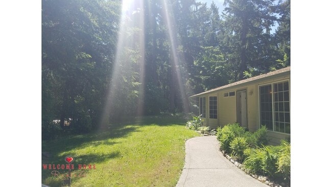 17819 Upland Dr SE in Yelm, WA - Building Photo - Building Photo