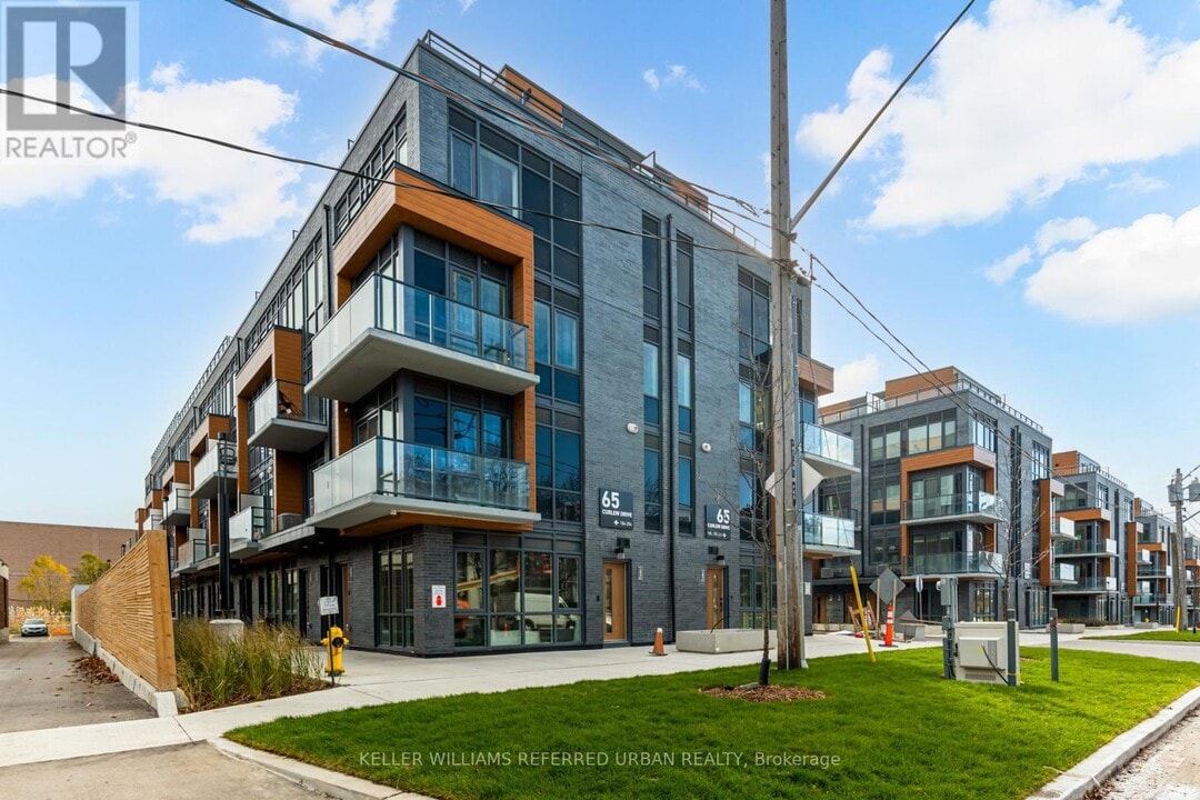65 Curlew Dr in Toronto, ON - Building Photo