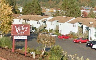 Valley View Apartments in Poulsbo, WA - Building Photo
