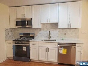 27 Ridge Rd in Cresskill, NJ - Building Photo - Building Photo