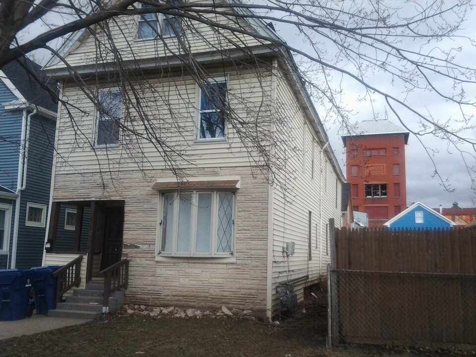 324 Riverside Ave in Buffalo, NY - Building Photo