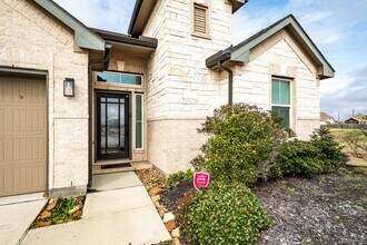 14231 Angelina Dr in Mont Belvieu, TX - Building Photo - Building Photo