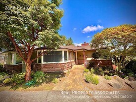 2668 Bishop Pl W in Seattle, WA - Building Photo