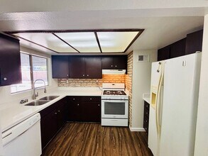 43214 Archwood Way in Lancaster, CA - Building Photo - Building Photo