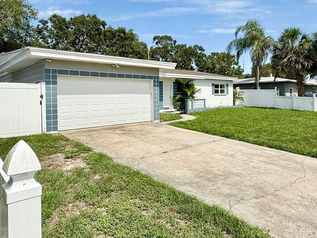 1501 Carlos Ave in Clearwater, FL - Foto de edificio - Building Photo