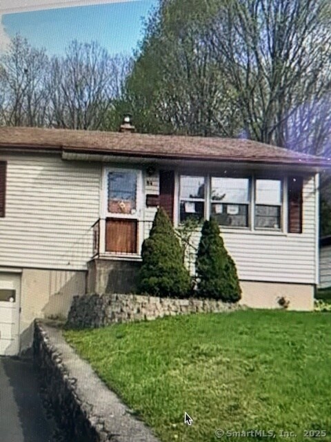 86 Joseph St in Waterbury, CT - Building Photo