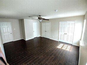 5213 Mirror Lake Dr in Haltom City, TX - Building Photo - Building Photo