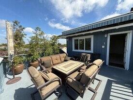 5290 E El Roble St in Long Beach, CA - Building Photo