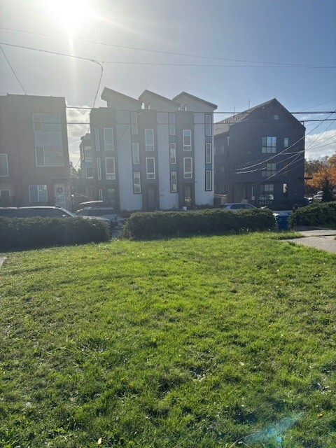 838 NW 54th St, Unit 838 NW 54th in Seattle, WA - Building Photo - Building Photo