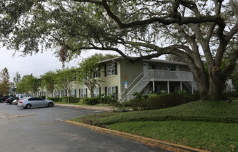 Sienna Place in Orlando, FL - Foto de edificio - Building Photo