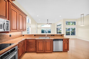 13074 Salinas Point Way in Delray Beach, FL - Foto de edificio - Building Photo