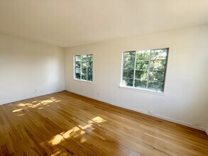1318 S Cloverdale Ave, Unit 1318 S Cloverdale in Los Angeles, CA - Building Photo - Building Photo
