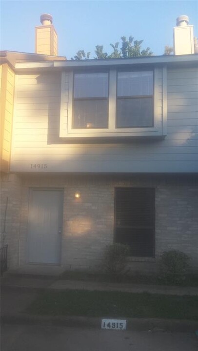 14915 Tilley St in Houston, TX - Building Photo