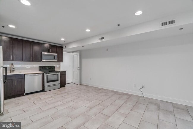 2566 Frankford Ave in Philadelphia, PA - Building Photo - Building Photo