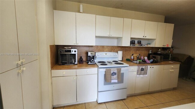 841 N 69th Ter in Hollywood, FL - Building Photo - Building Photo