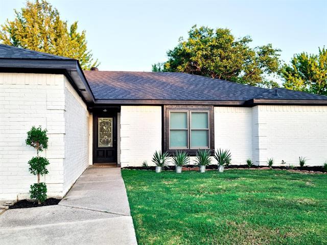 7810 Creek View Dr in Rowlett, TX - Building Photo