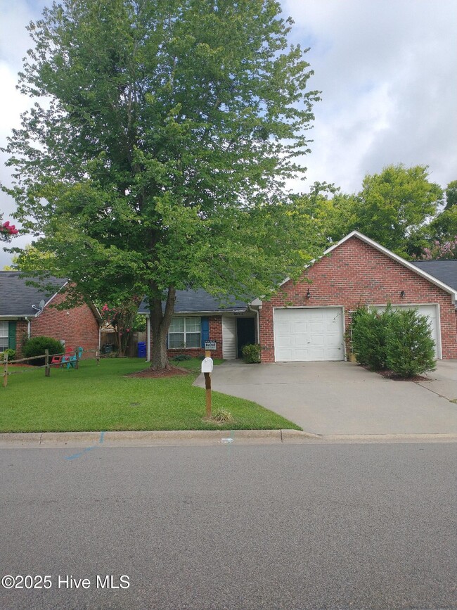 property at 2621 Richard Dr