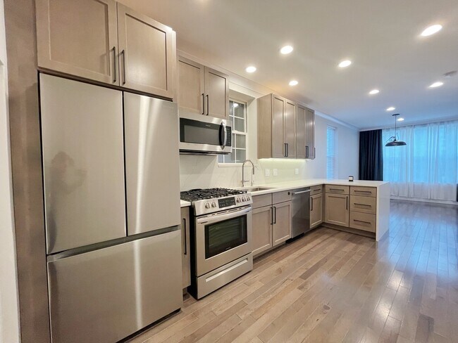 2427 W Grenshaw St in Chicago, IL - Building Photo - Building Photo