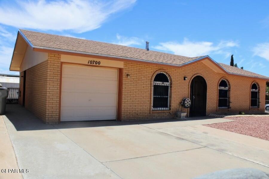 10700 Georgetown St in El Paso, TX - Foto de edificio