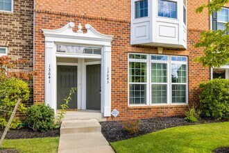 13643 Air and Space Museum Pky in Herndon, VA - Building Photo - Building Photo