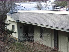 215 SE High St in Pullman, WA - Building Photo