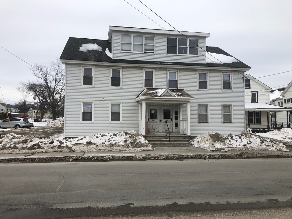 205 N Main St in Brewer, ME - Building Photo