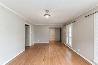 5537 Lincrest Ln in Houston, TX - Building Photo - Building Photo