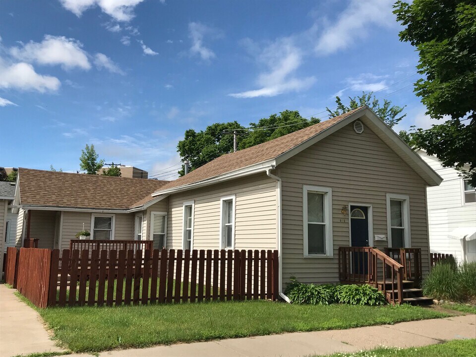 816 Ferry St in La crosse, WI - Building Photo