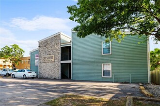 301 W 38th St in Austin, TX - Foto de edificio - Building Photo