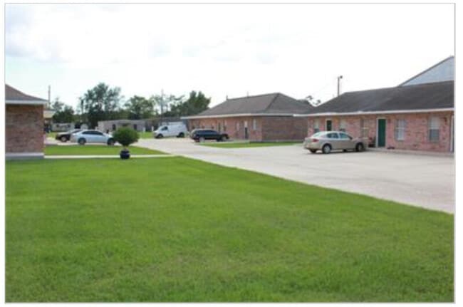 42493 Barry Ct in Hammond, LA - Building Photo - Building Photo