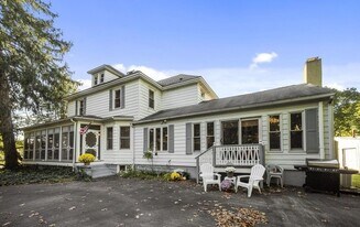 105 Dickinson Rd in Glassboro, NJ - Building Photo