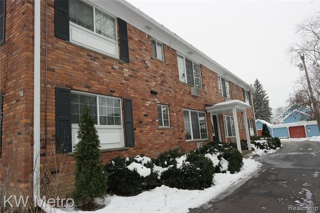 630 Ann St in Birmingham, MI - Foto de edificio - Building Photo