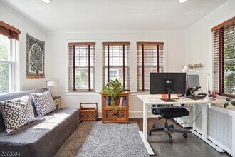 7 Undercliff Rd in Millburn, NJ - Building Photo - Building Photo
