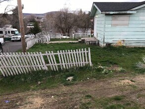 220 Doty St in Klamath Falls, OR - Building Photo - Building Photo