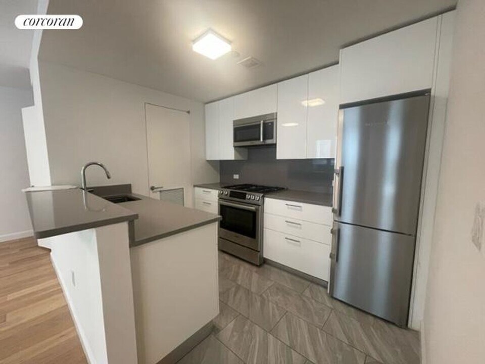 111 E 115th St in New York, NY - Building Photo