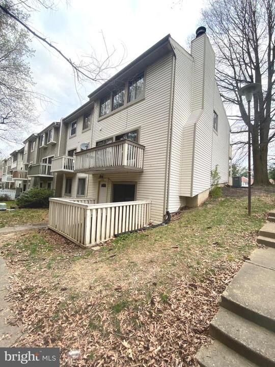 12790 Cara Dr in Woodbridge, VA - Building Photo