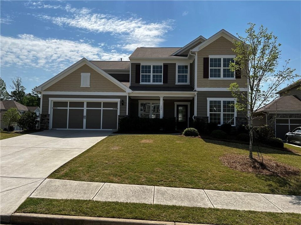 701 Woodbridge Dr in Woodstock, GA - Building Photo