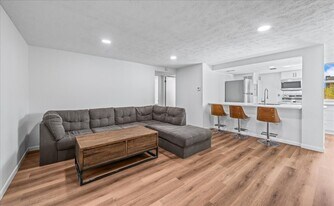 120 S 38th Ave in Omaha, NE - Building Photo