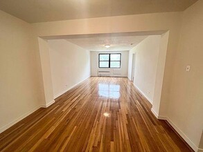2345 Tiebout Ave in Bronx, NY - Building Photo - Building Photo